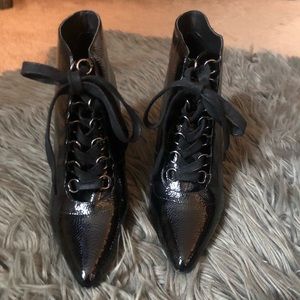 Patent leather Zara tie up block heel bootie